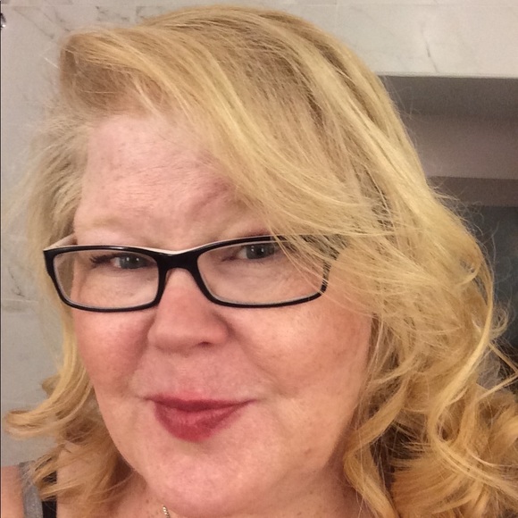 Meet your Posher, Lisa - Picture 1 of 1